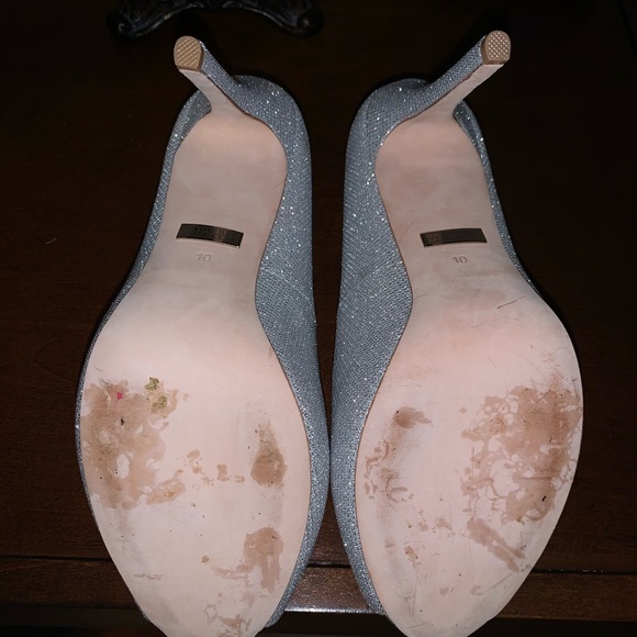 Badgley Mischka silver Ponderosa Platform Pumps - Picture 4 of 4